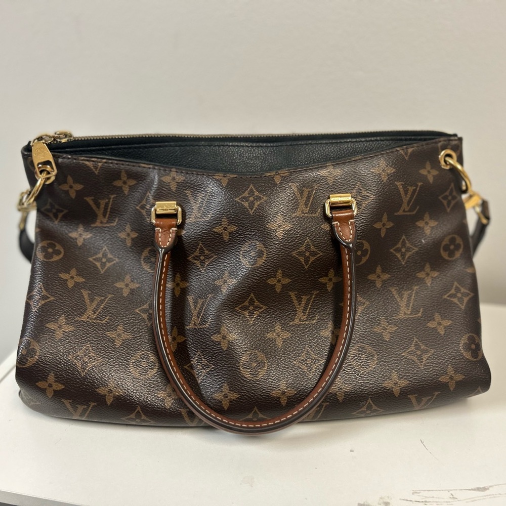 Louis Vuitton Brown Monogram Handbag serial number SD0135